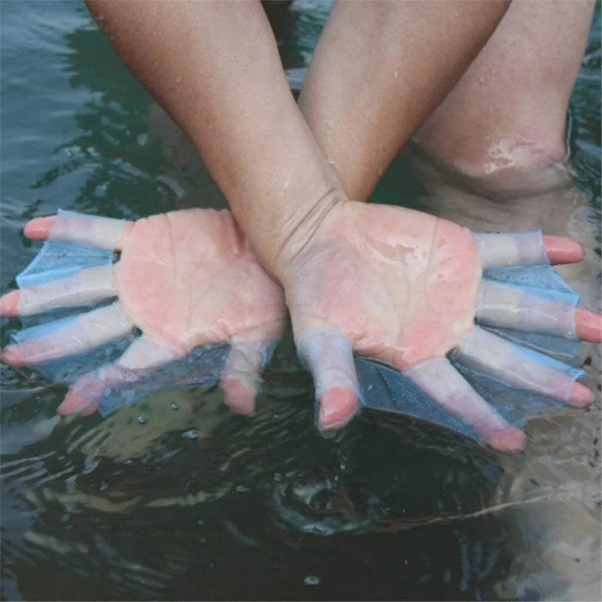 2 Pair Silicone Swimming Gloves Finger Frog Type Webbed Aquatic Training Water Resistance Fitness Paddle Aerobics for Men Women Kids