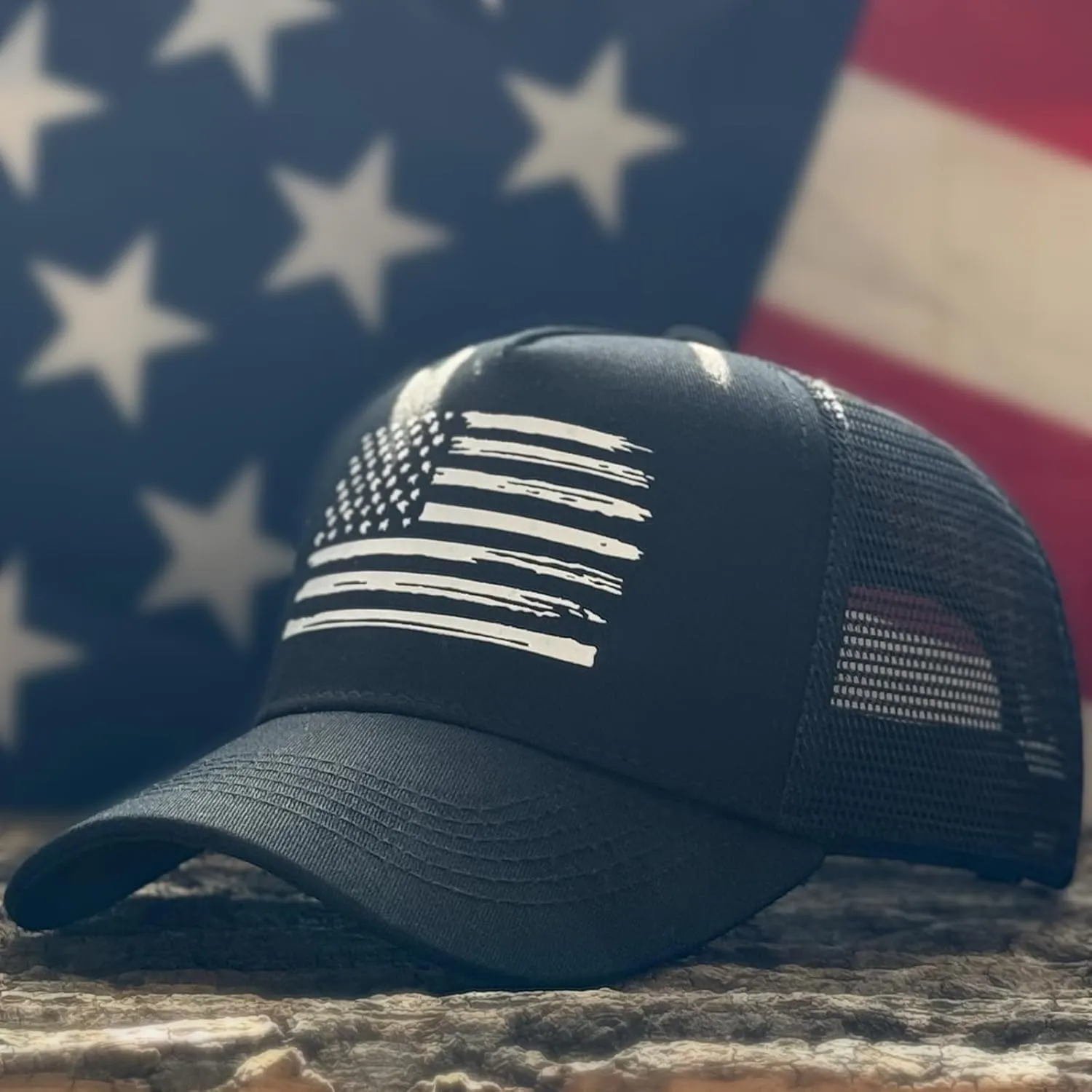 American Flag Trucker Hats, USA hat for Men and Women - Adjustale Baseball Cap, Outdoor Mesh Snap Back - for Daily Use