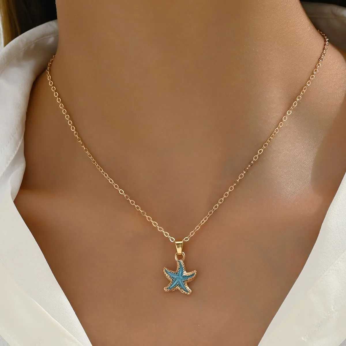 HZDK Starfish Necklace Conch Shell Necklace Gold Seashell Charm Necklace Summer Beach Jewelry Halloween Party Costume Accessories