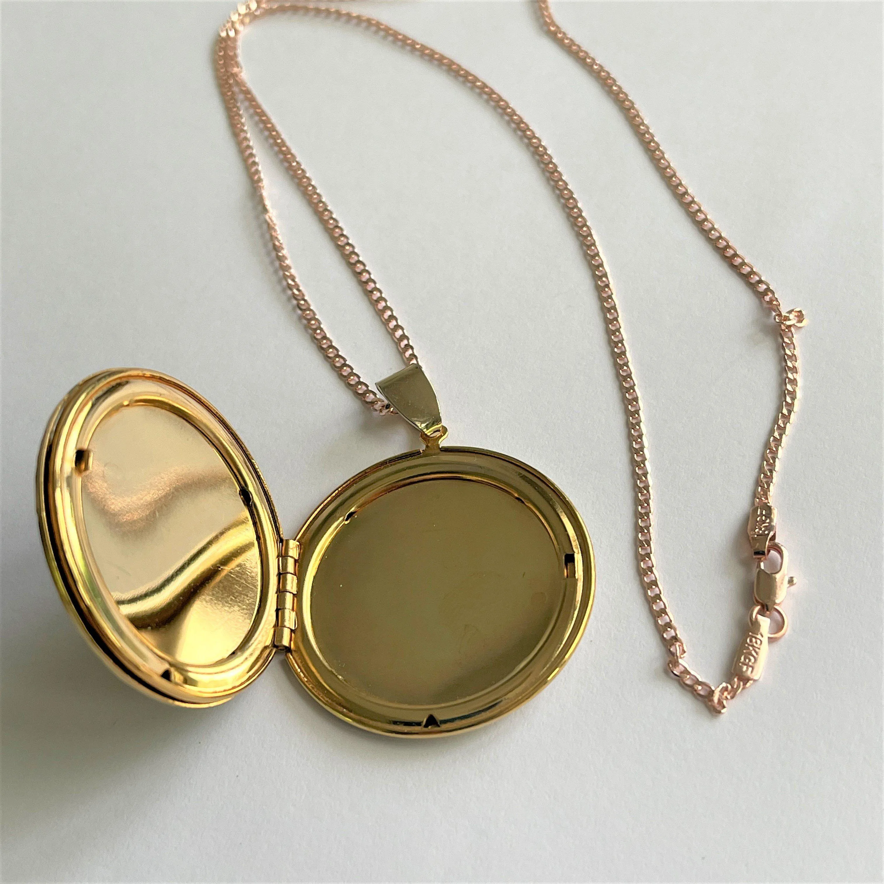 Lady Head Gold Tone Locket & Chain