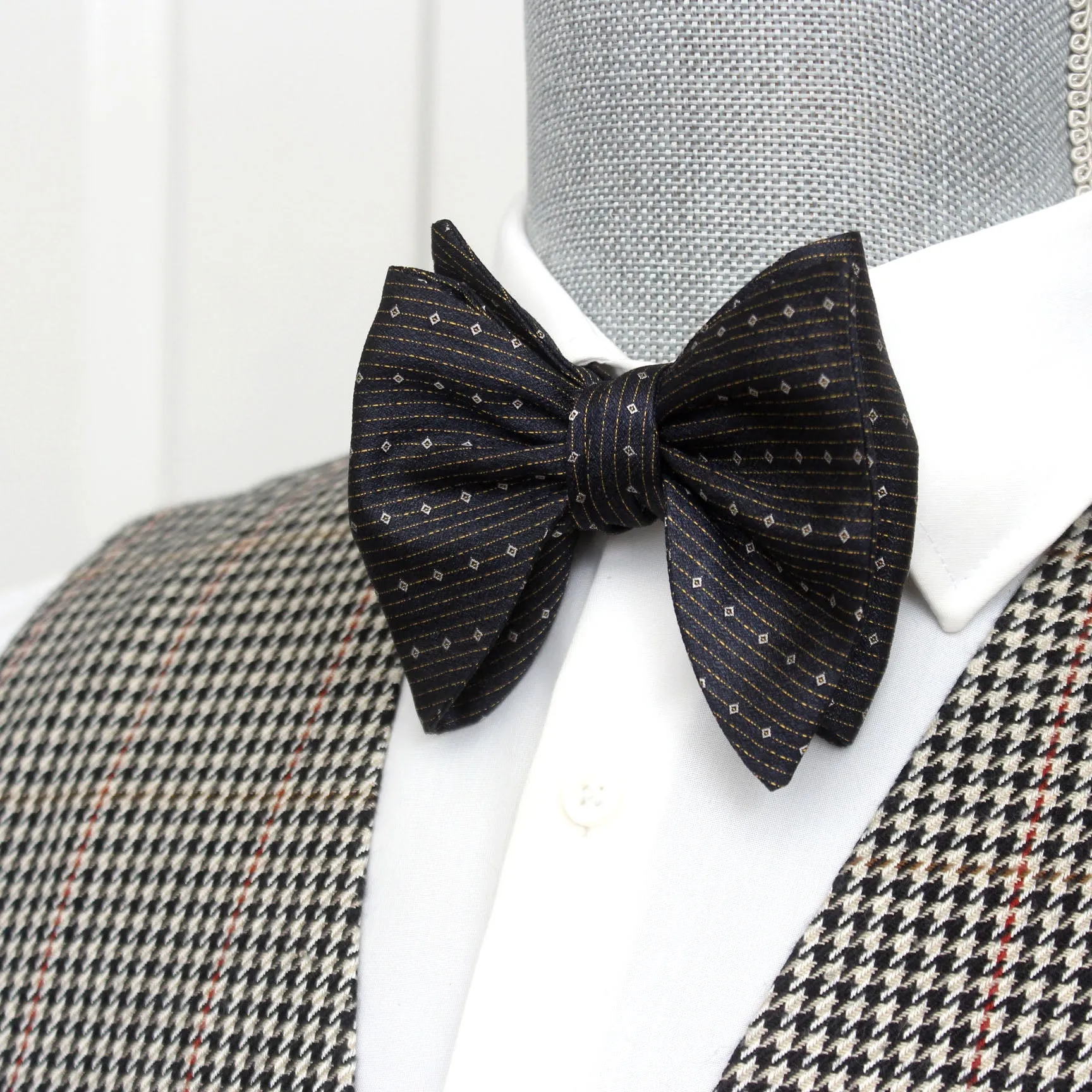 Large Men's Bow tie