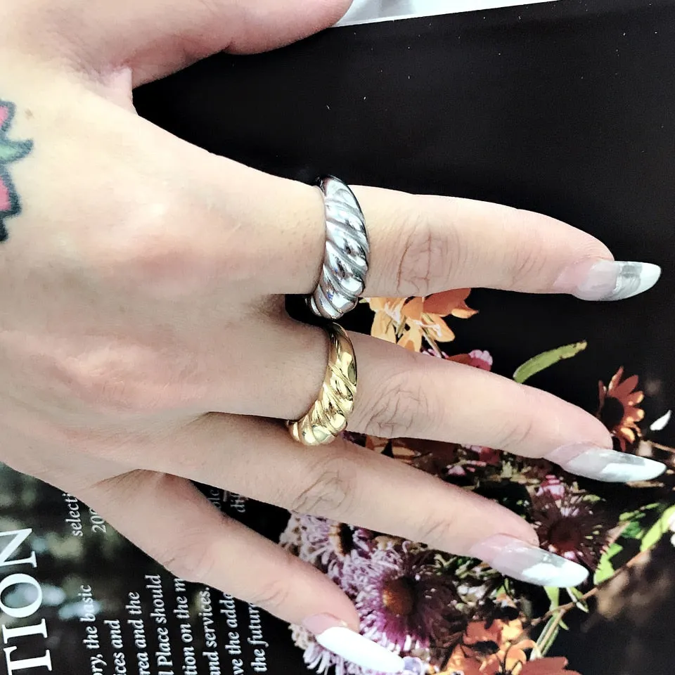 Luxury Couple Rings Korean Hollow Stainless Steel Gold Color Wedding Ring