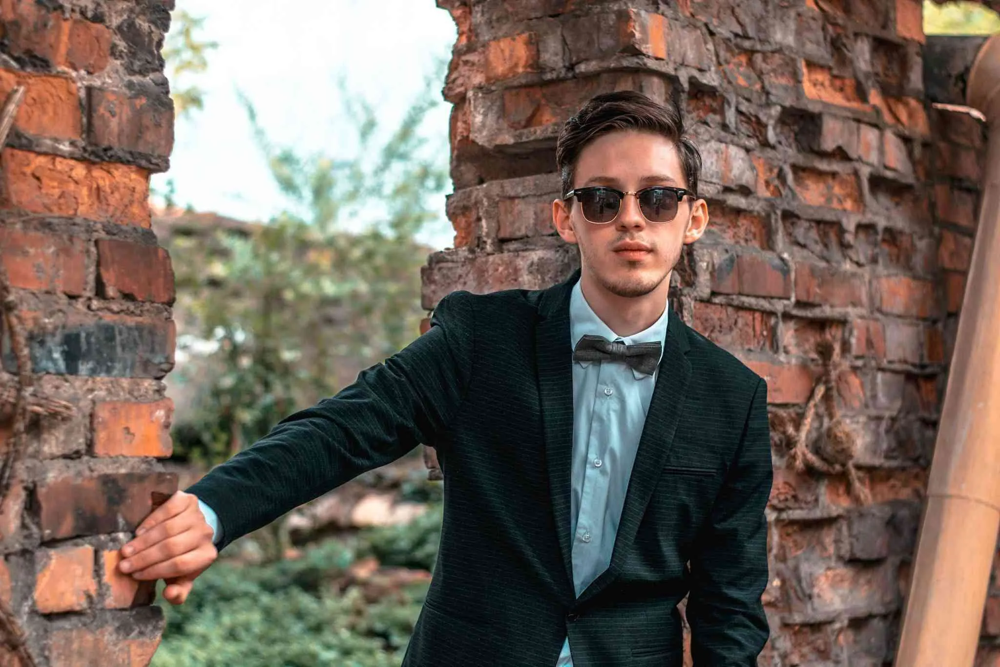 Make a Statement with Our Natural Linen Bow Tie - Ideal for Grooms and Groomsmen