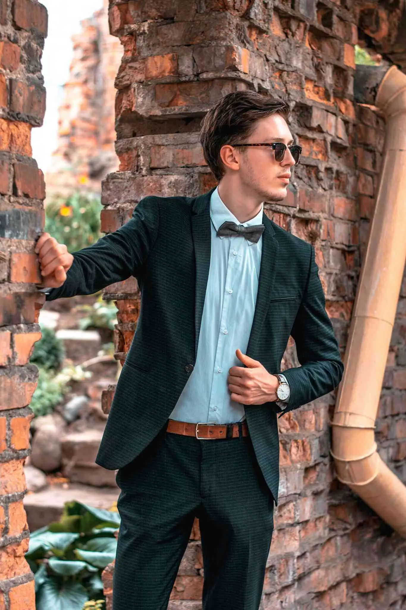 Make a Statement with Our Natural Linen Bow Tie - Ideal for Grooms and Groomsmen