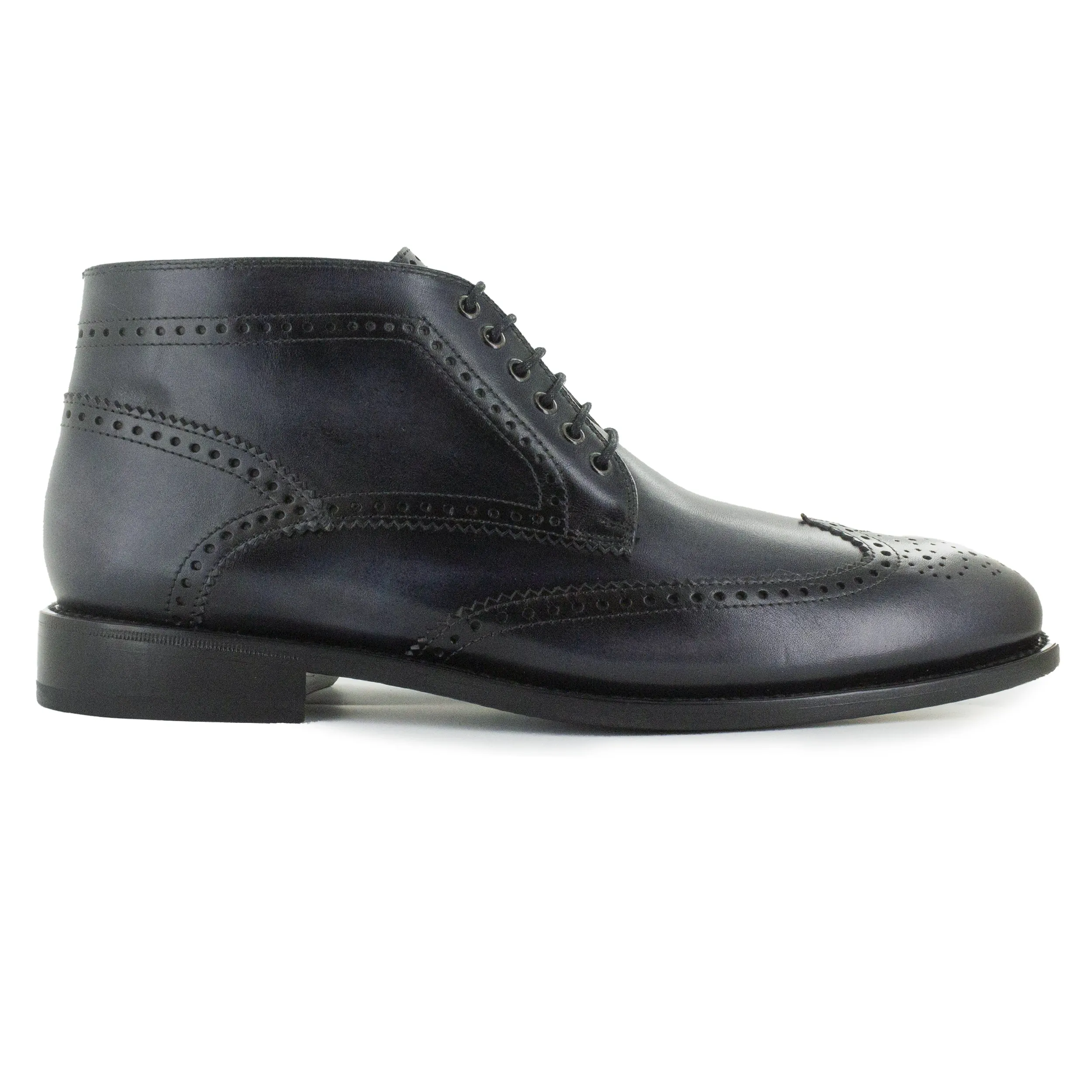 Men´s black leather wingtip brogue boots