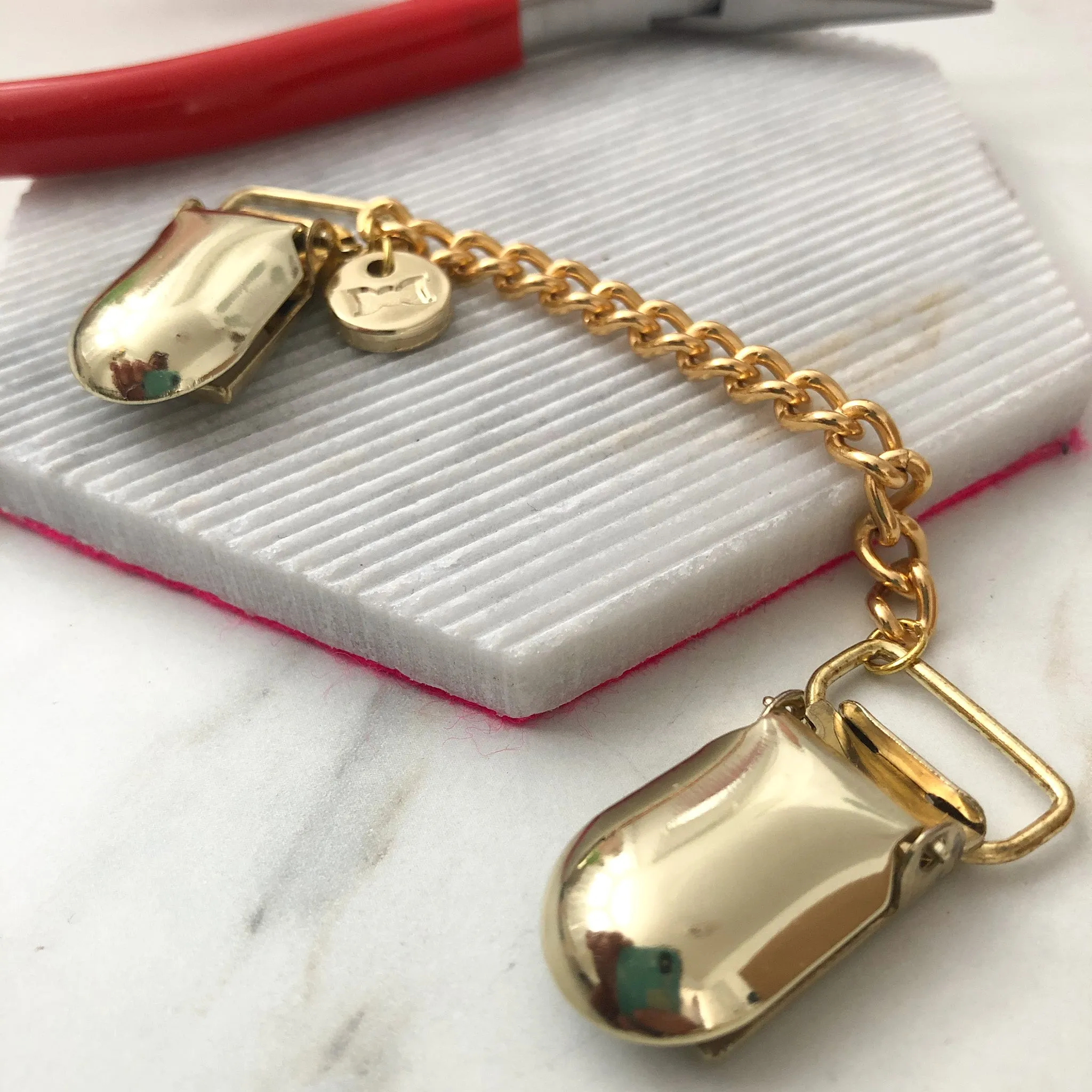 The Bow Tie Harness Clip